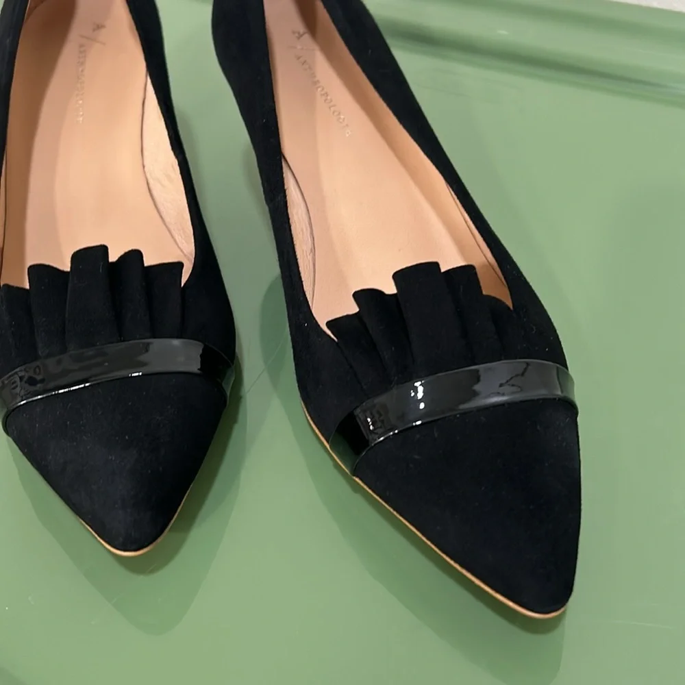 ANTHROPOLOGIE RUFFLE KITTEN 2.5 HEELS SUEDE BLACK SZ 38 MADE IN SPAIN - Picture 5 of 11